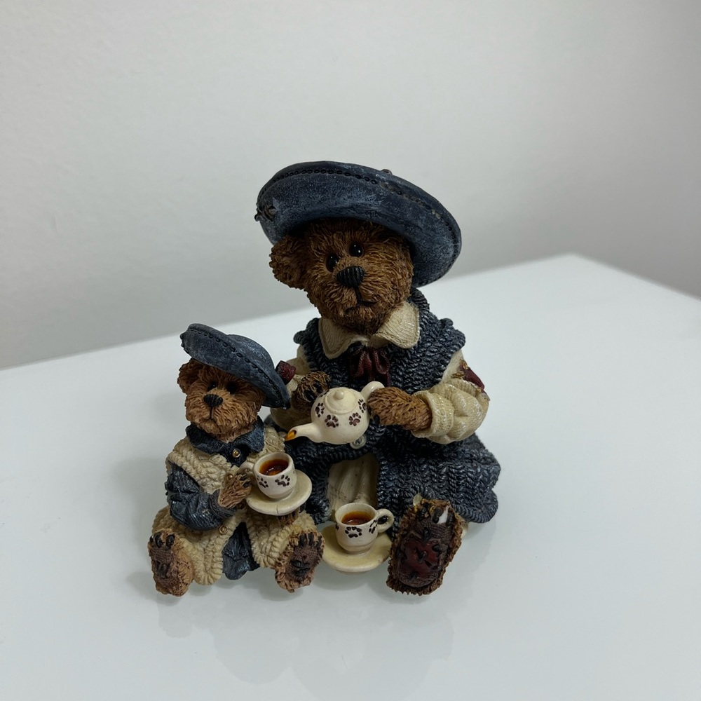 Boyd’s Bear ~ Catherine and Caitlin Berriweather…Fine Cup of Tea